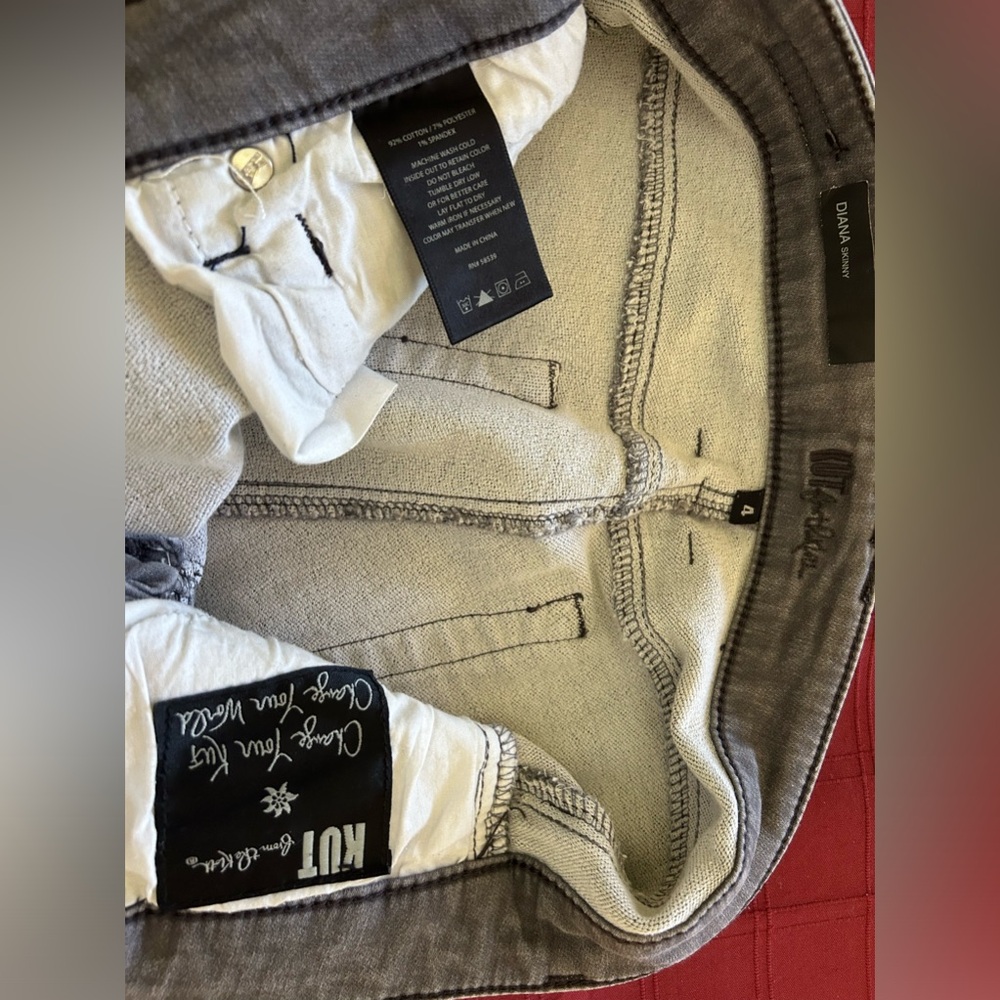 KUT size 4 gray Diana skinny jeans.